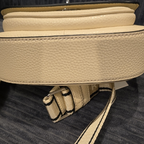 Marc Jacobs Beige Crossbody Bag - Picture 6 of 8
